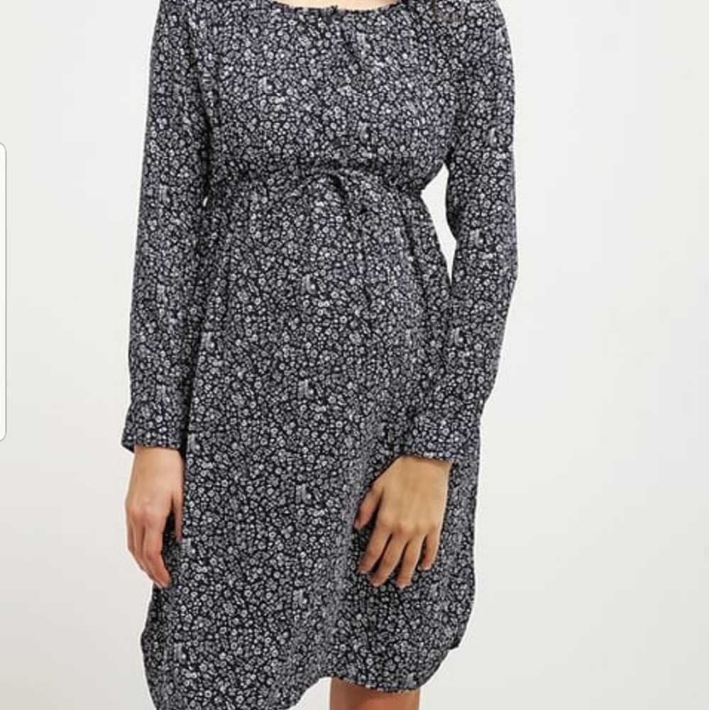 GAP long sleeve navy floral drapey dress